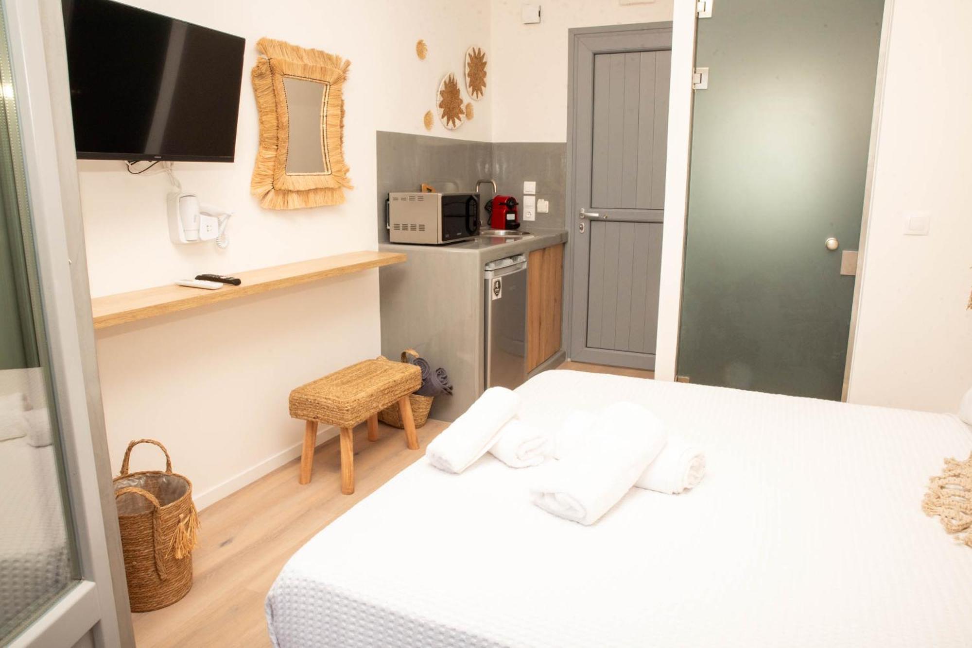 Aidani Luxurious Rooms Vothon Номер фото